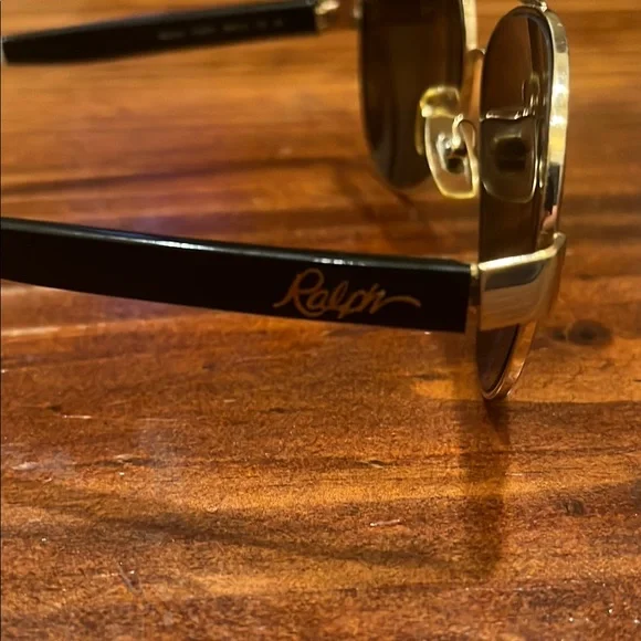 Ralph Lauren Gold Frame Aviator Sunglasses - Picture 5 of 5
